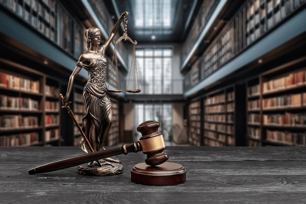 Dama de la Justicia — Bufete Zárate & Asociados